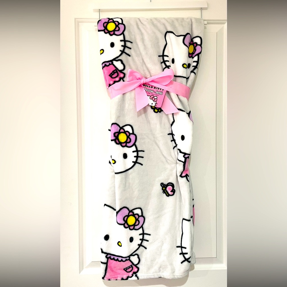 Hello Kitty Throw Blanket